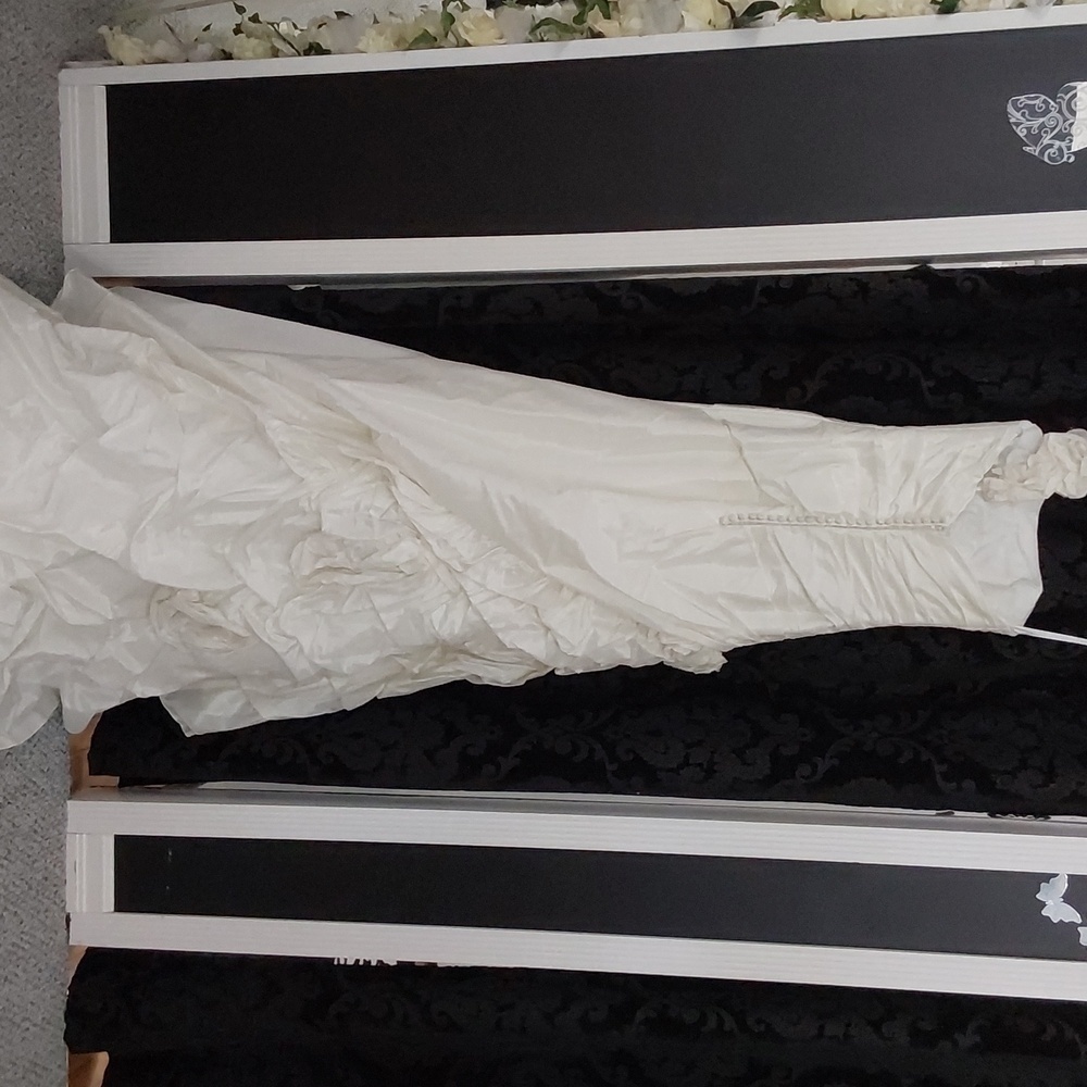 NWT Impression Bridal Wedding Gown Dress 10044 - Picture 4 of 5